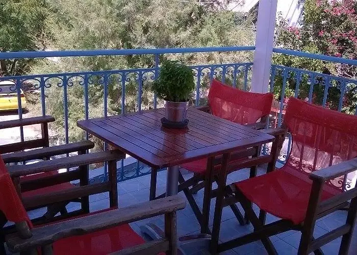 Smaragdi Studios And Rooms