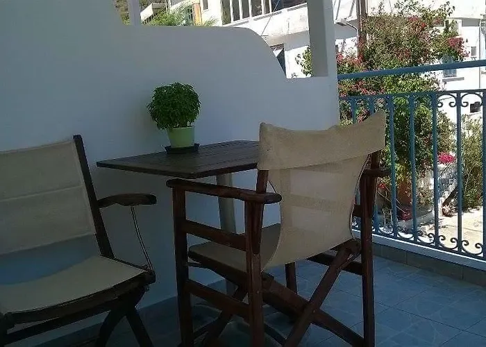 Smaragdi Studios And Rooms